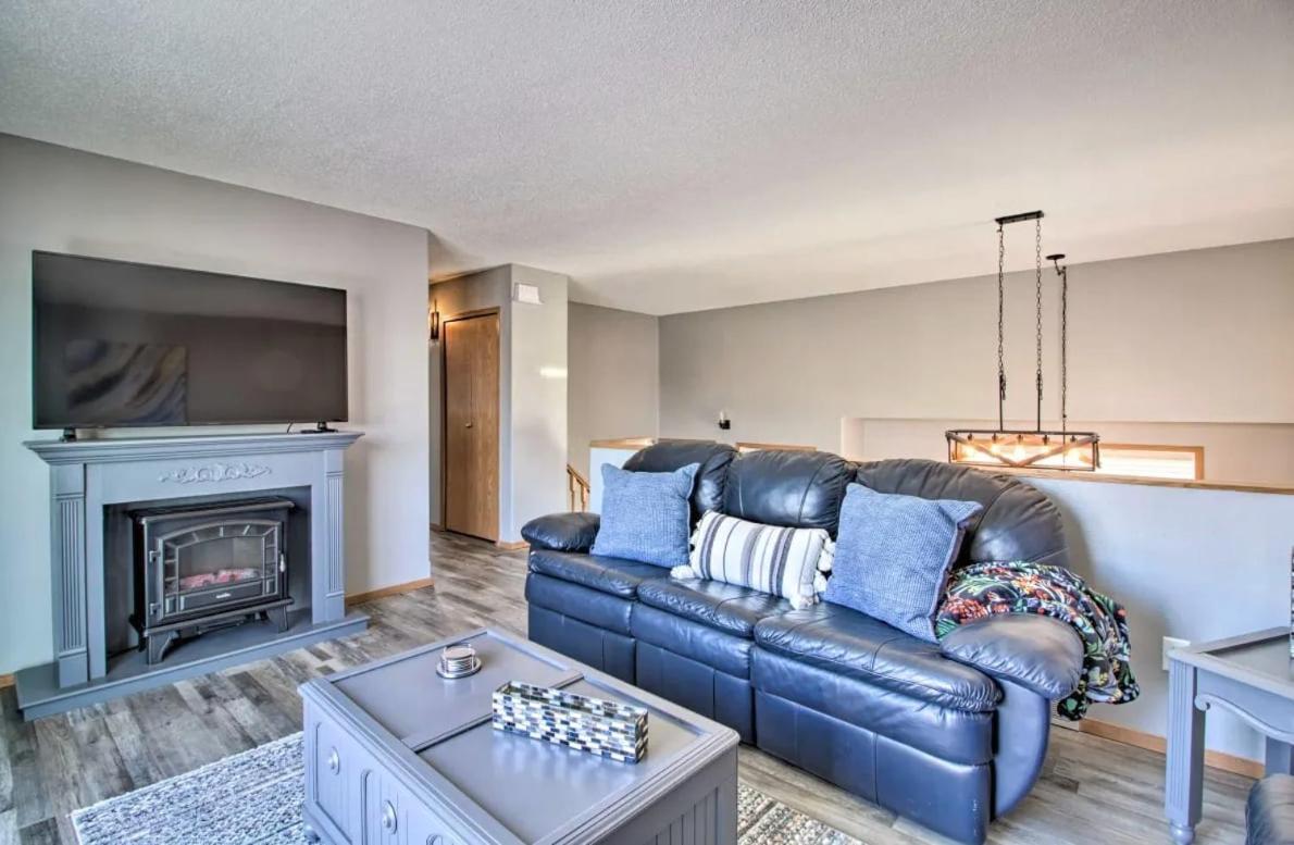 Welcoming West Fargo Retreat W Backyard Villa Екстериор снимка