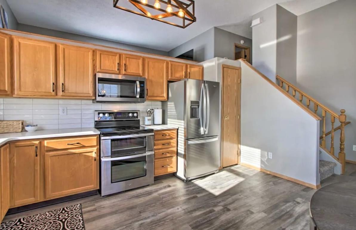 Welcoming West Fargo Retreat W Backyard Villa Екстериор снимка
