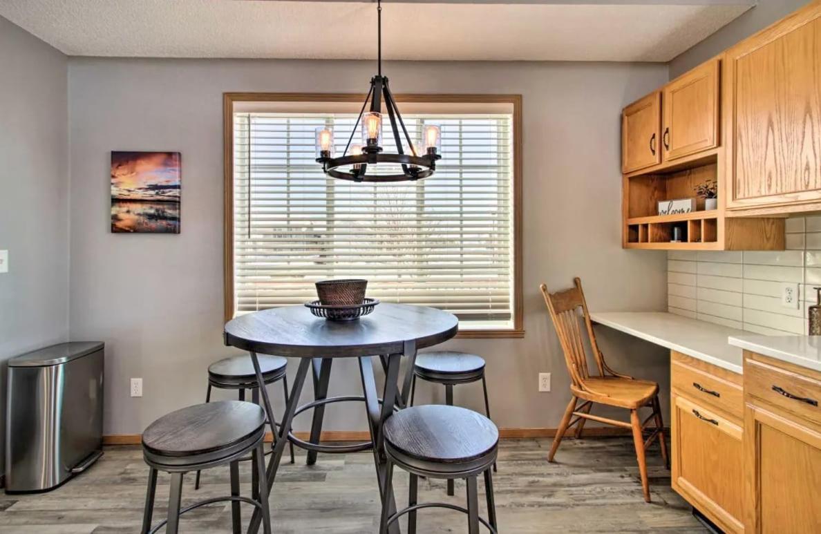 Welcoming West Fargo Retreat W Backyard Villa Екстериор снимка