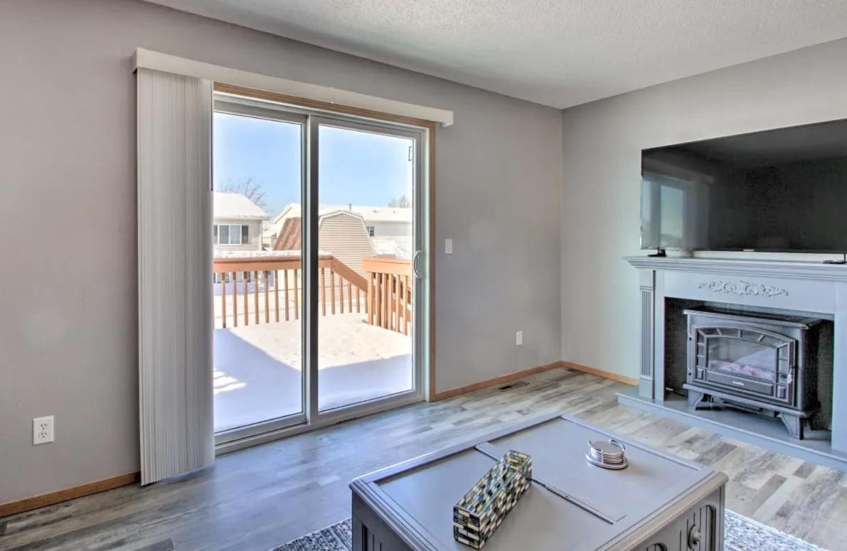 Welcoming West Fargo Retreat W Backyard Villa Екстериор снимка
